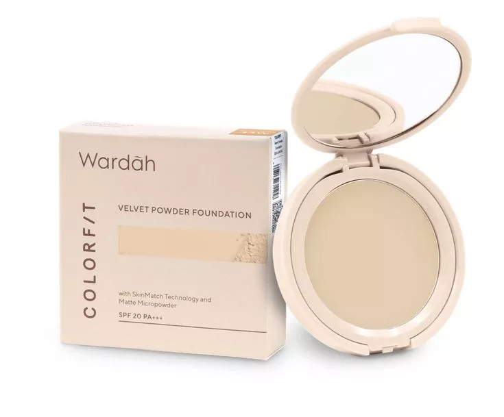 5 Foundation untuk Kulit Berminyak dengan Hasil Matte Natural 5 Colorfit Velvet Powder Foundation Wardah
