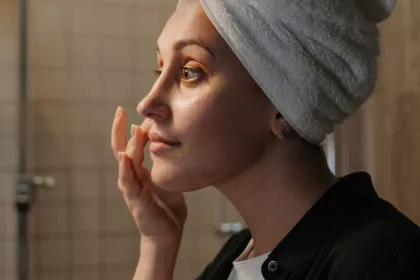 5 Foundation untuk Kulit Berminyak dengan Hasil Matte Natural 2 Foundation untuk Kulit Berminyak