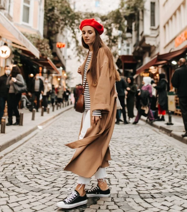 7 Jenis Outer untuk Wanita yang Bikin Semakin Stylish! 6 Outer Long Coat